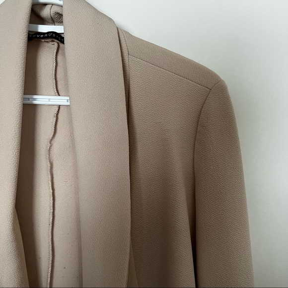 Seven Sisters Cream Blazer - Picture 3 of 10